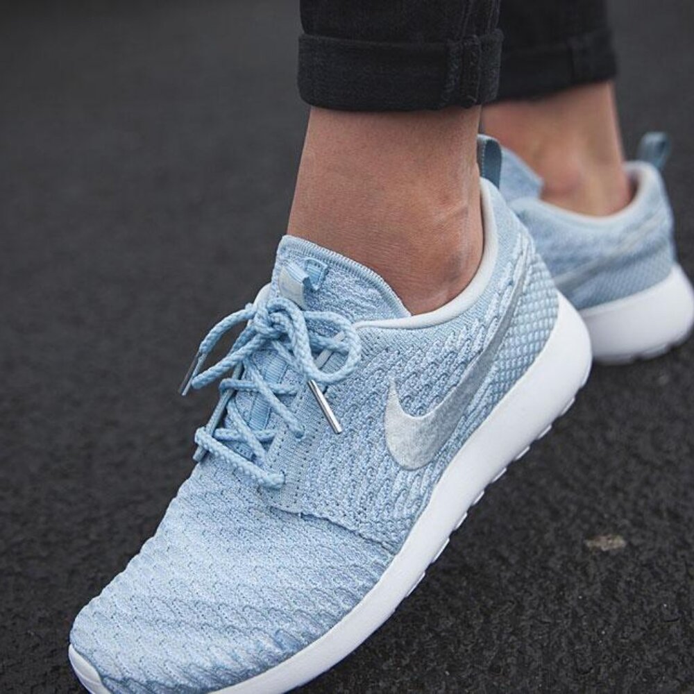 Nike Women's Armor Blue Roshe One Flyknit‎ 704927-401 Mesh Athletic Sneaker 8